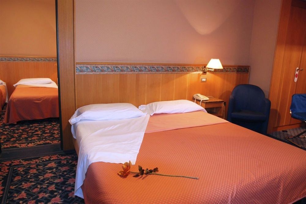 Hotel Oleggio Malpensa Dış mekan fotoğraf